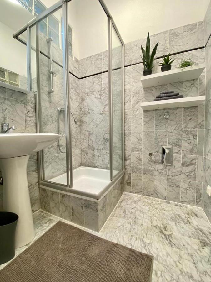 City Centre Apartment Вена Экстерьер фото