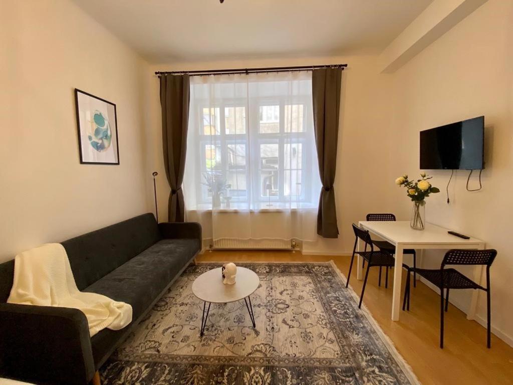 City Centre Apartment Вена Экстерьер фото