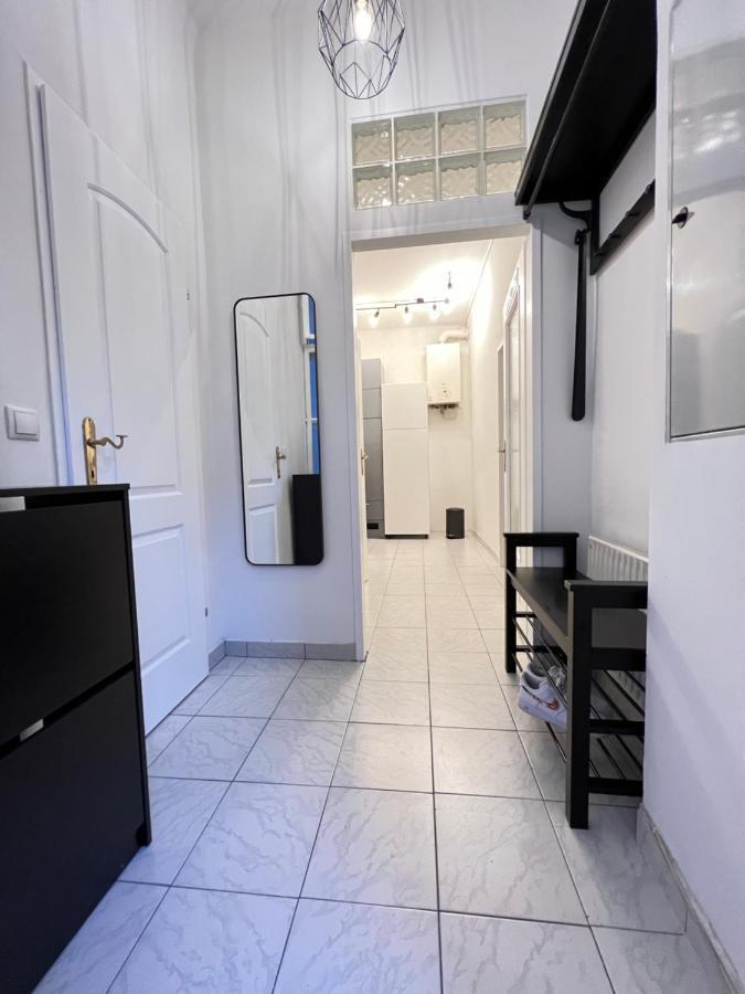 City Centre Apartment Вена Экстерьер фото